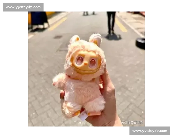 李佳琦提醒:LABUBU 溢价虚高,官方补货后价格已腰斩