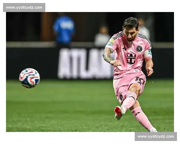 梅西暴怒挥拳维蒂尼亚!世俱杯冲突引爆足坛争议,赛后拥抱上演戏剧性反转